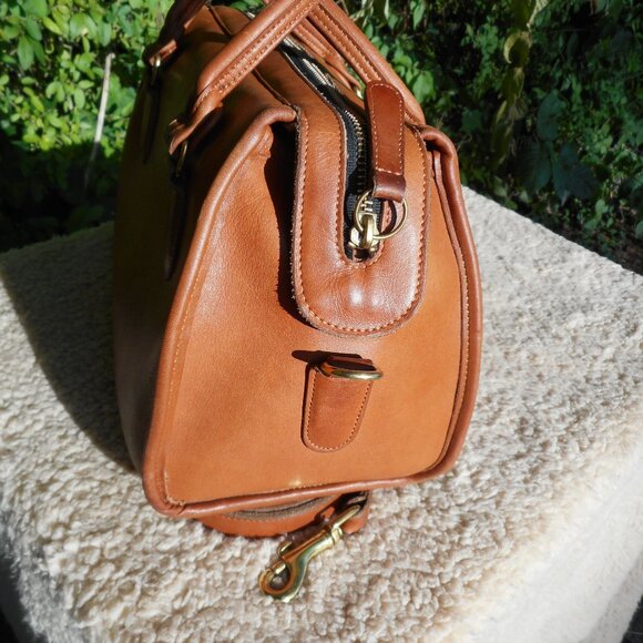 SOLD*** Vintage Coach Broadway Speedy Satchel 9891 GUC in British Tan - Picture 4 of 11